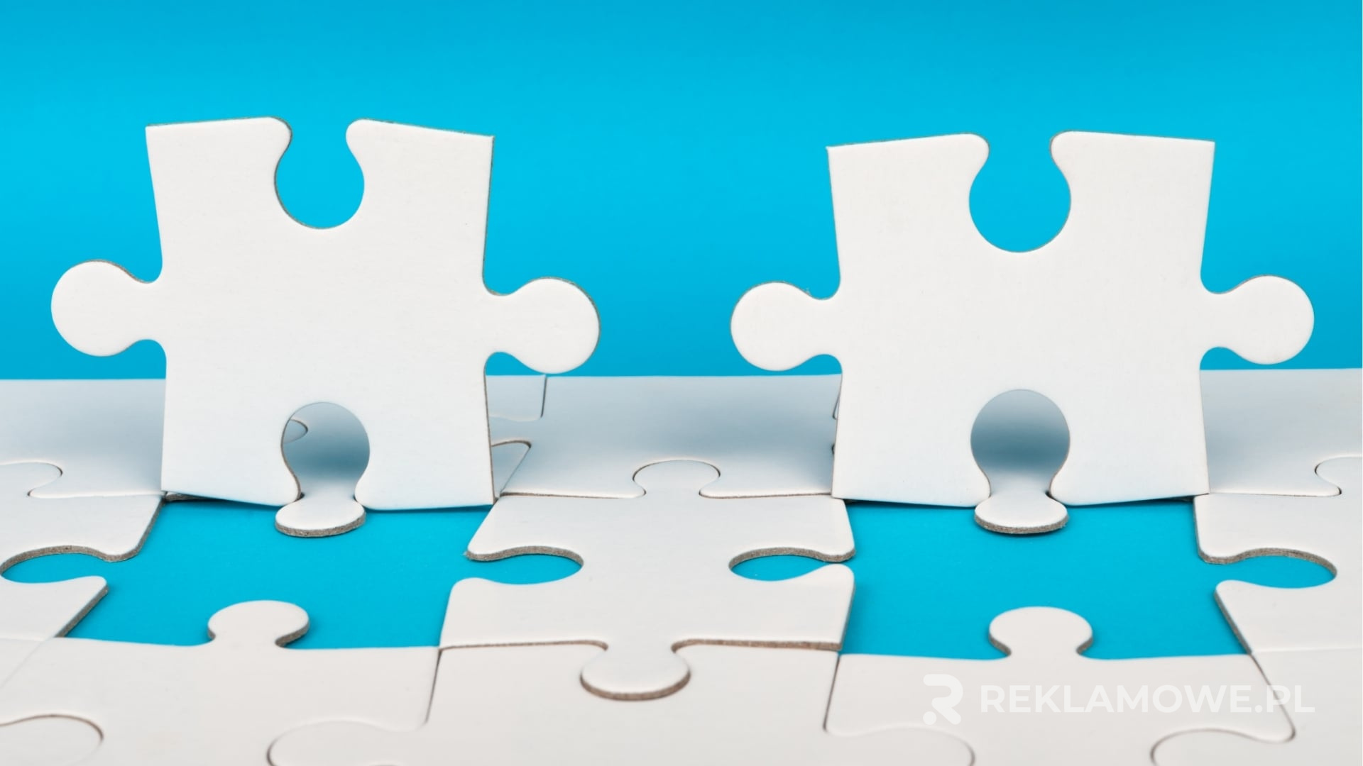 Maksymalizacja Efektu Puzzle Reklamowych w Małym Biznesie Dynamiczna kompozycja reklamowa dla małego biznesu