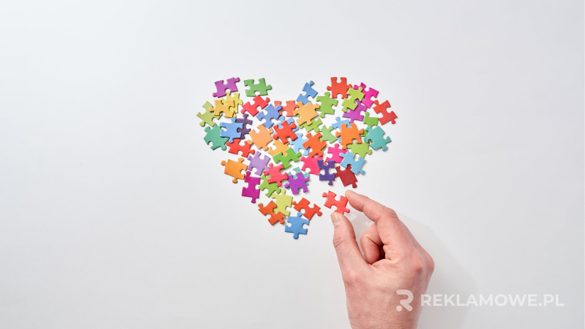 Puzzle reklamowe jako kreatywne narzędzie promocji dla startupu