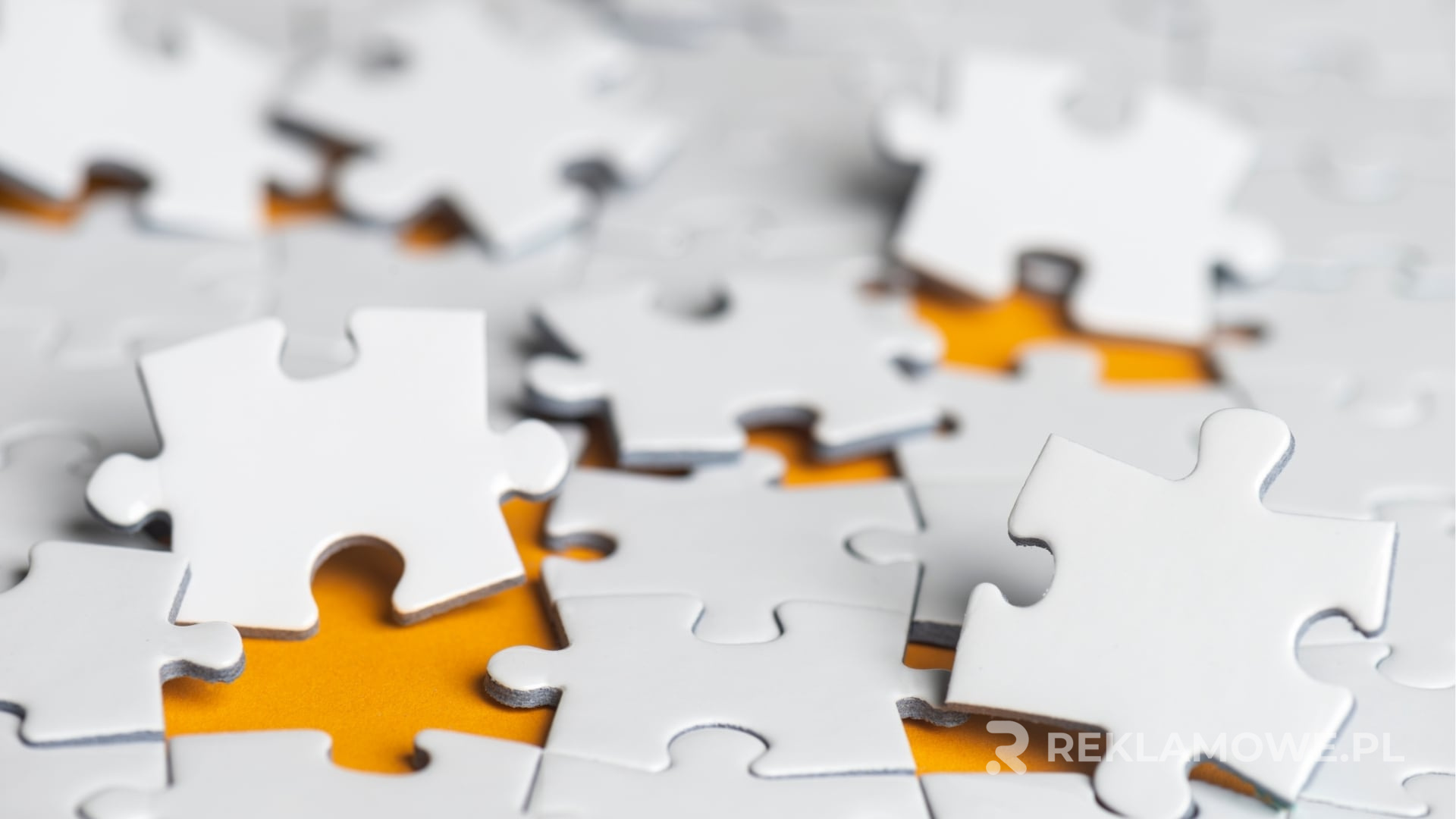 Układanka puzzle związana z prawami autorskimi